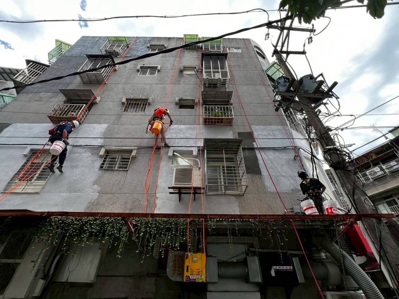 外牆防水漆施作