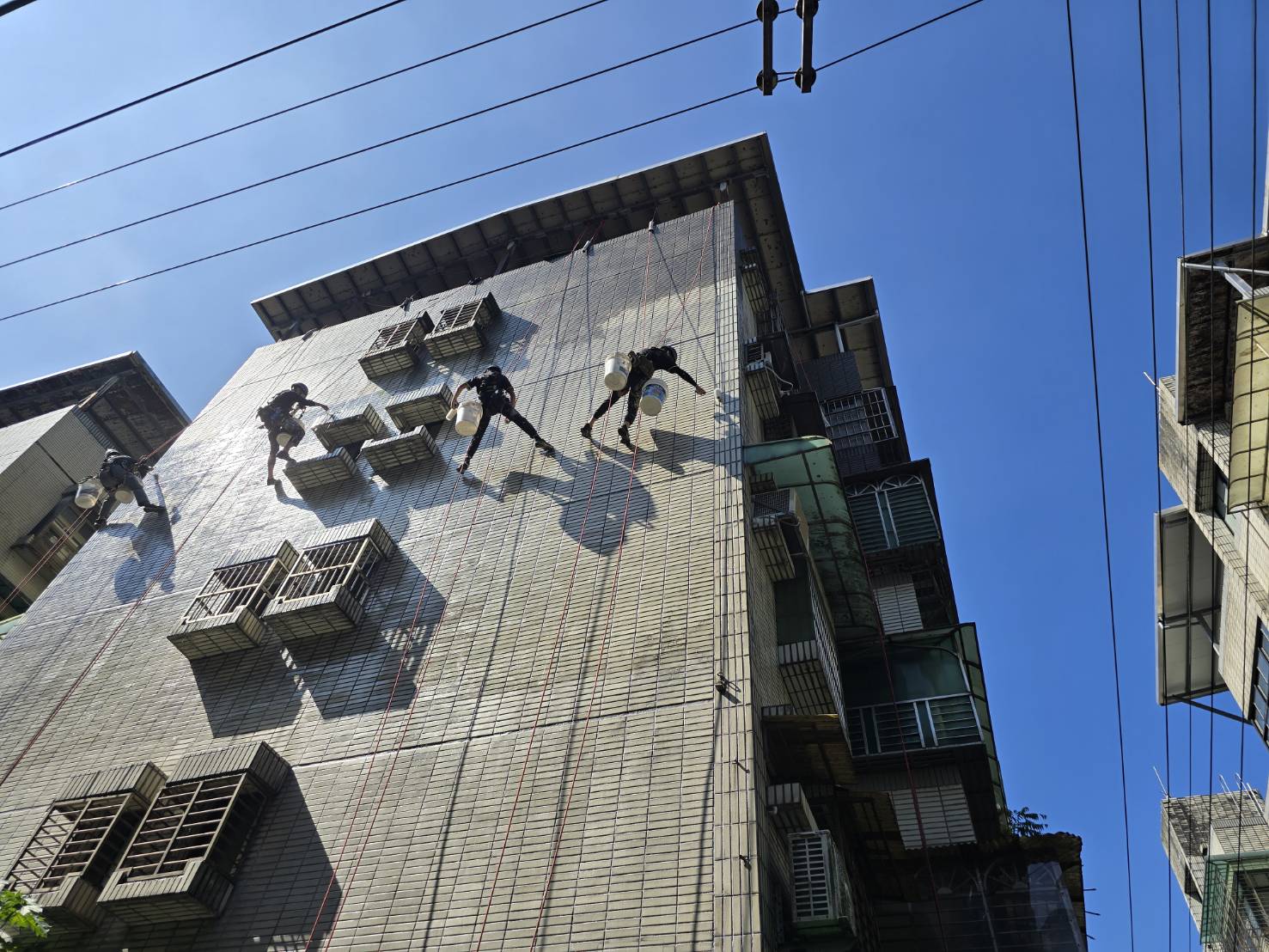 外牆防水漆塗膜施工